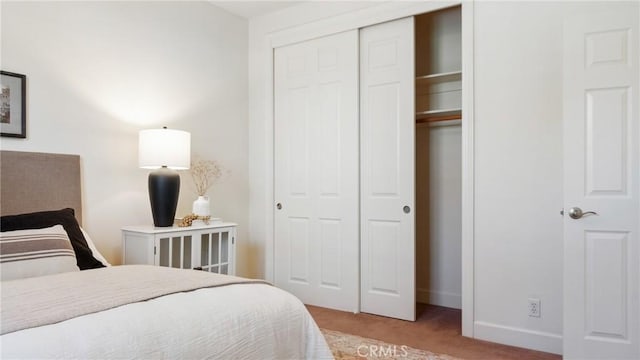 view of carpeted bedroom