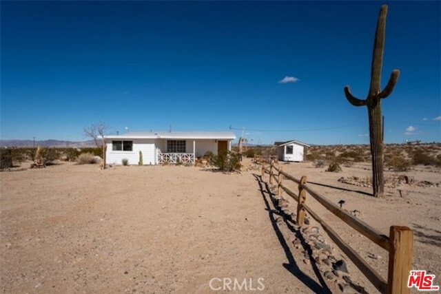 view of front of property