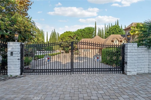 2611 Steeplechase Ln, Diamond Bar, CA 91765 - gate featuring fence