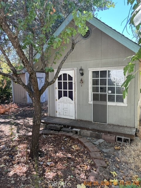 view of outbuilding