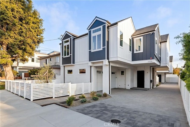 view of front of house featuring a garage