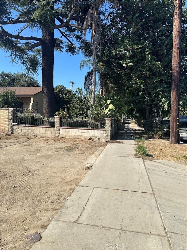 Listing photo 3 for 127 N Campus Ave, Ontario CA 91764