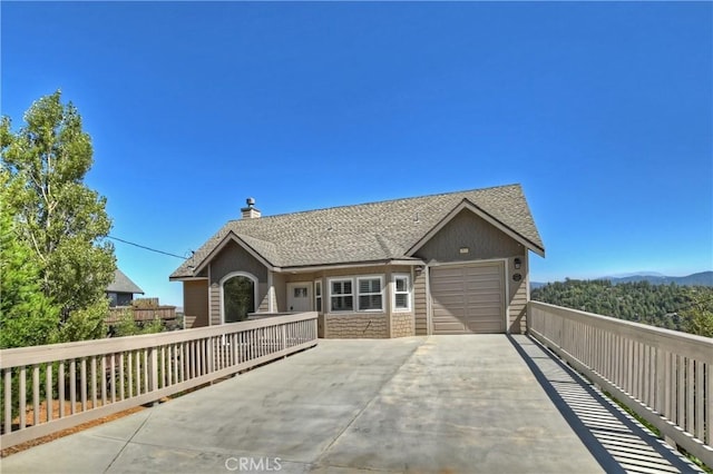 view of front facade featuring a garage