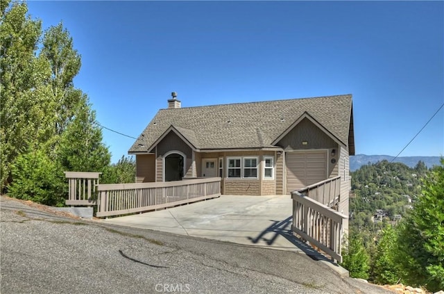 view of front facade with a garage