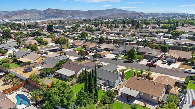 bird's eye view featuring a mountain view