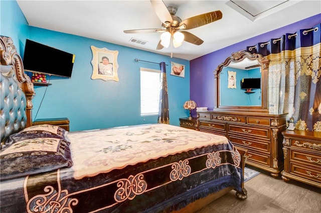 bedroom featuring ceiling fan