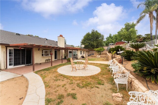 view of yard featuring a patio area