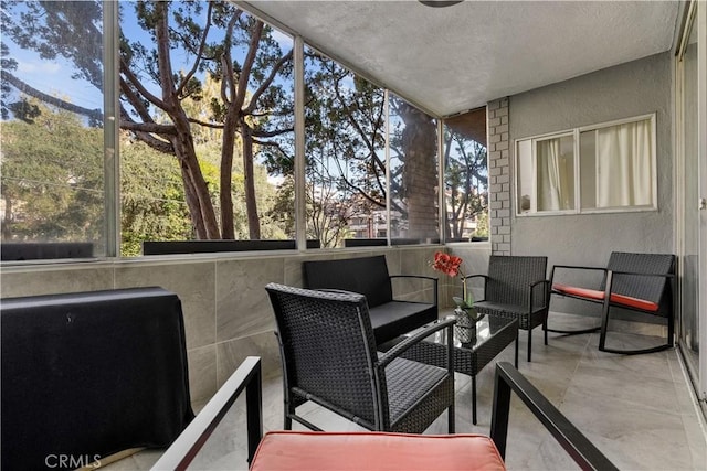 balcony featuring an outdoor hangout area