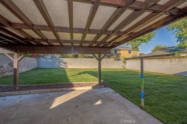 view of yard with a patio area