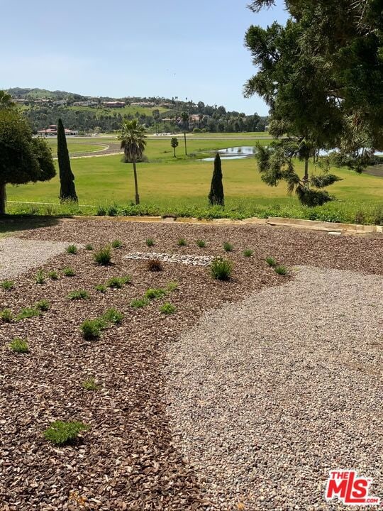 view of yard featuring a water view