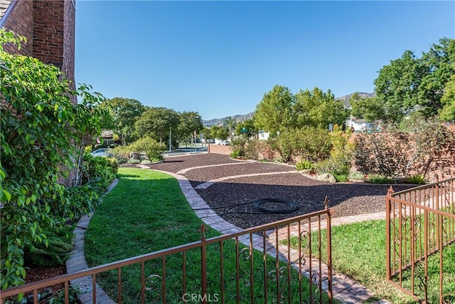 view of yard with a mountain view