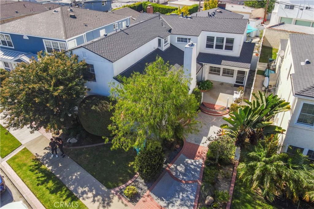 265 Corona Ave, Long Beach, CA 90803 - drone / aerial view with a residential view