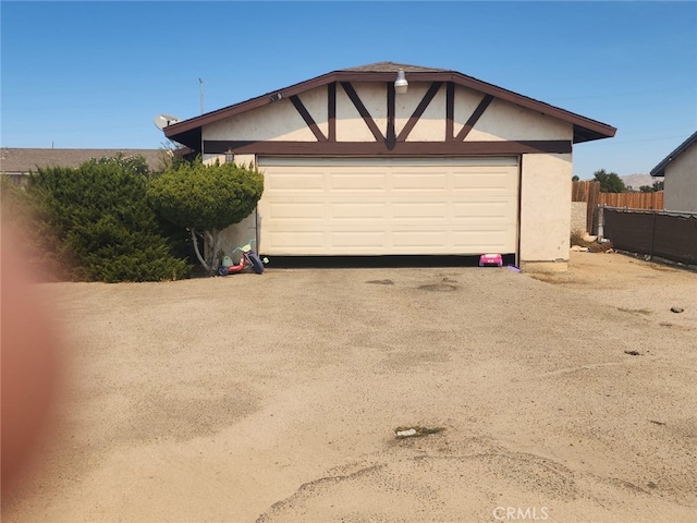 view of front facade featuring a garage