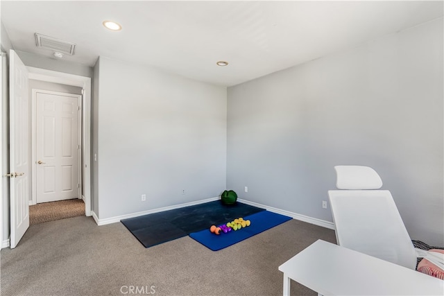 exercise room with carpet