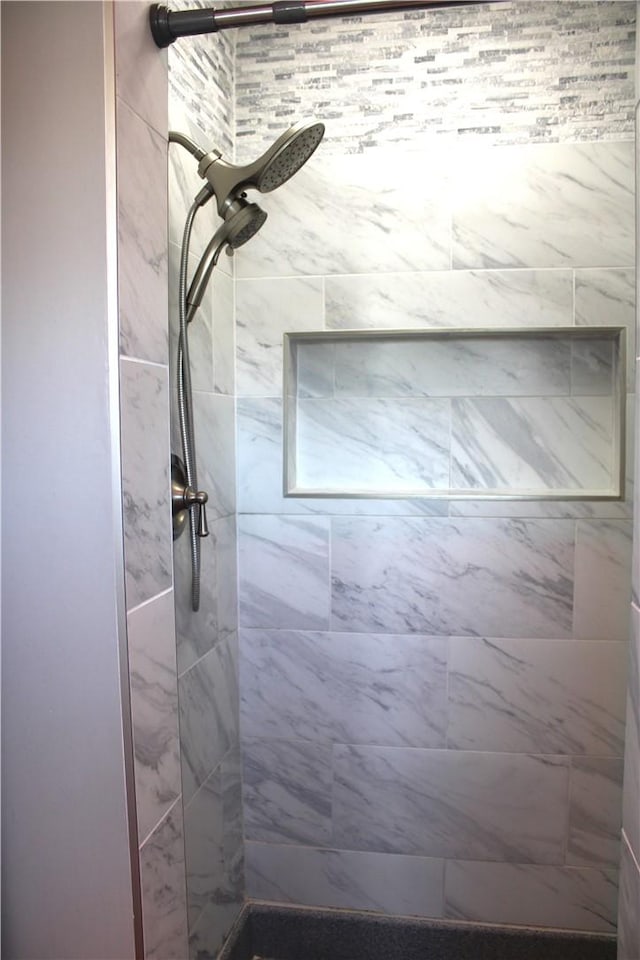 924 Oleander St, Brea, CA 92821 - bathroom with tiled shower