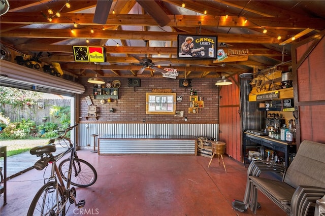 garage featuring ceiling fan