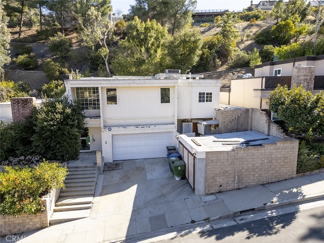 view of front facade with a garage