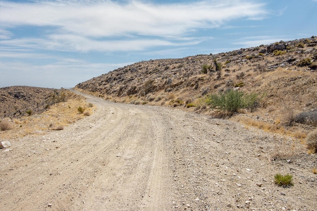 Listing photo 2 for 207 Serin Dr, Yucca Valley CA 92284