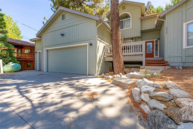 view of front facade with a garage