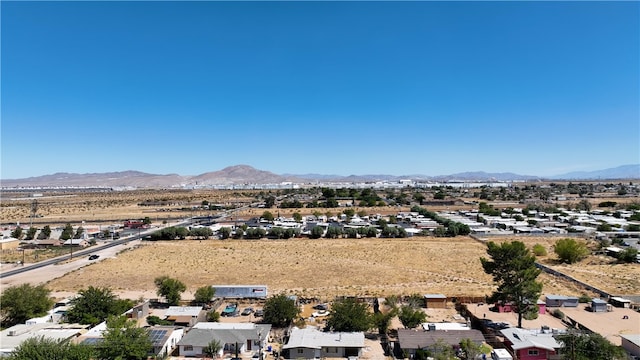 Listing photo 3 for 1 Chamberlaine Way, Adelanto CA 92301