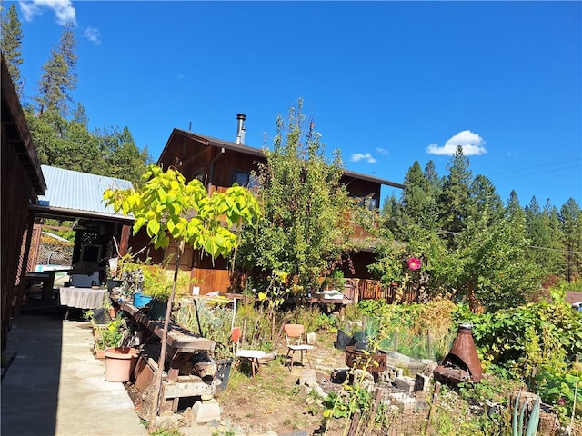 view of yard with a patio