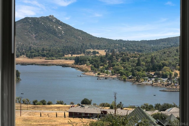 water view with a mountain view