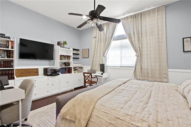 bedroom with ceiling fan