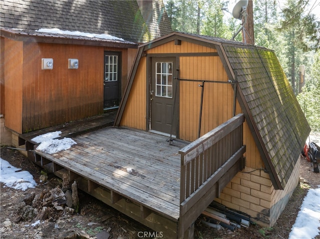 7226 Yosemite Park Way, Yosemite, CA 95389 - wooden terrace with an outbuilding