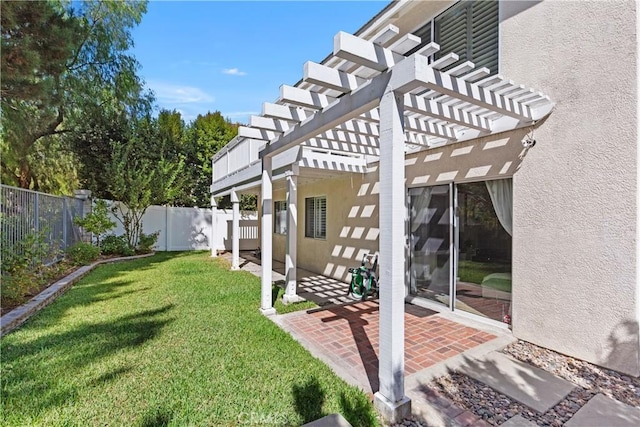 view of yard with a patio and a pergola