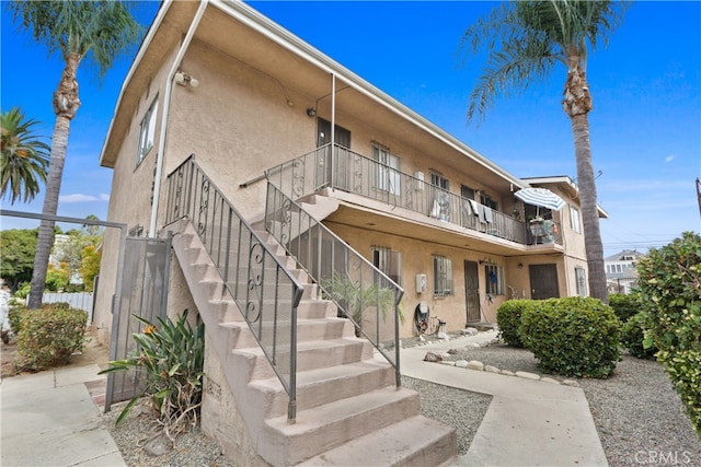 Listing photo 3 for 1036 Chestnut Ave, Long Beach CA 90813