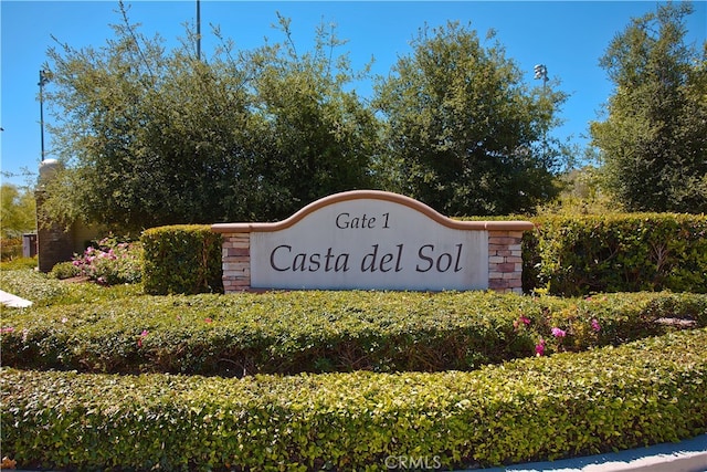 view of community / neighborhood sign