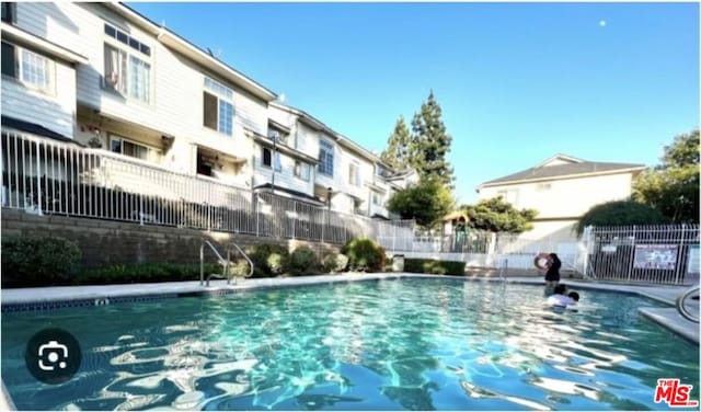 view of swimming pool