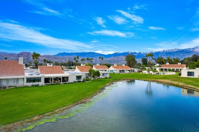 water view featuring a mountain view