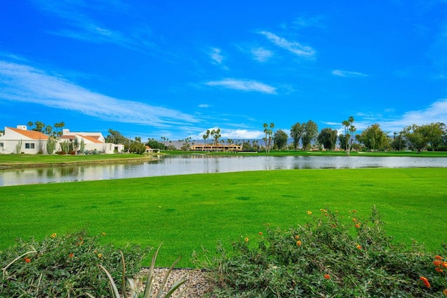 view of yard featuring a water view