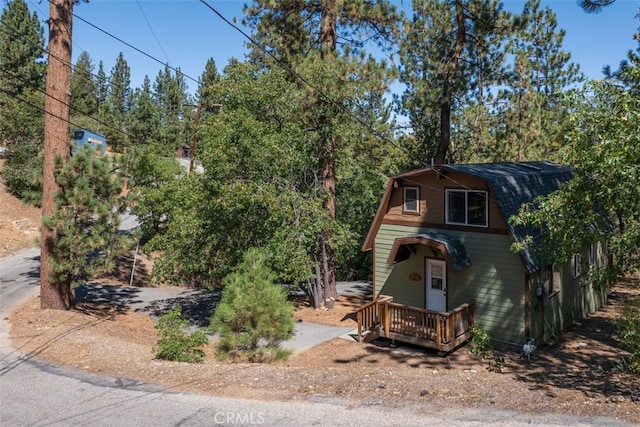 view of front of property