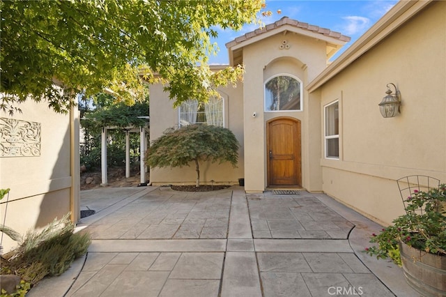 3185 Via Casita Pl, Chico, CA 95928 - entrance to property featuring stucco siding and a patio