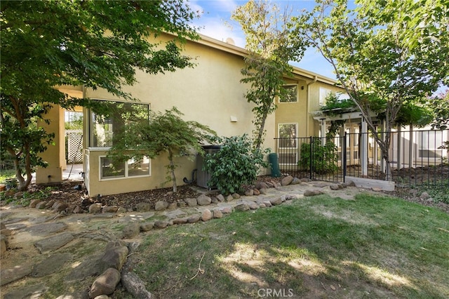 3185 Via Casita Pl, Chico, CA 95928 - view of side of property featuring stucco siding