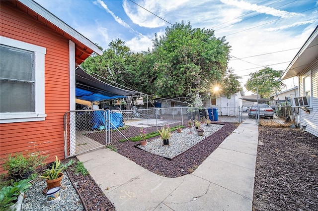 view of yard featuring a patio area