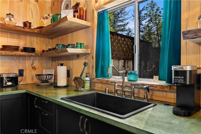 kitchen featuring sink