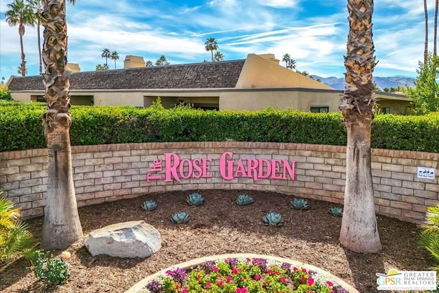 view of community / neighborhood sign