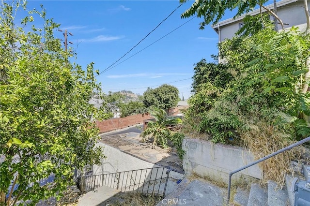 view of yard with a patio area