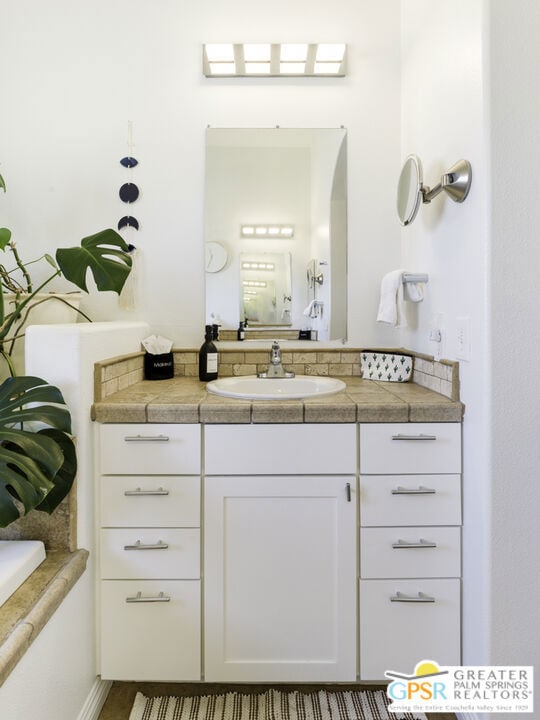 bathroom with vanity