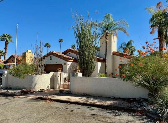 view of mediterranean / spanish-style home