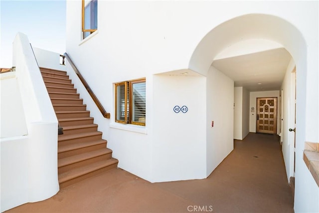 42 Camino De Flores Unit 60, Avalon, CA 90704 - interior space with arched walkways