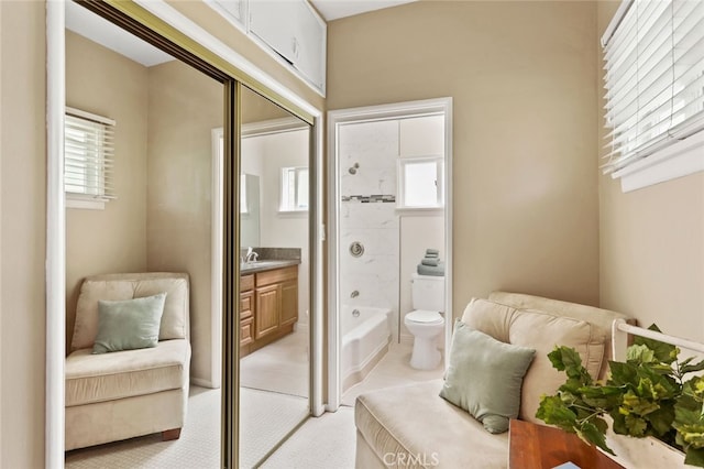 221 Termino Ave, Long Beach, CA 90803 - living area featuring light carpet