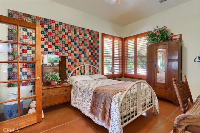bedroom featuring a ceiling fan