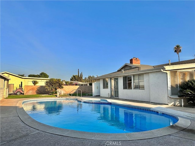 view of swimming pool