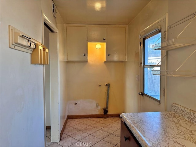 washroom featuring light tile patterned floors