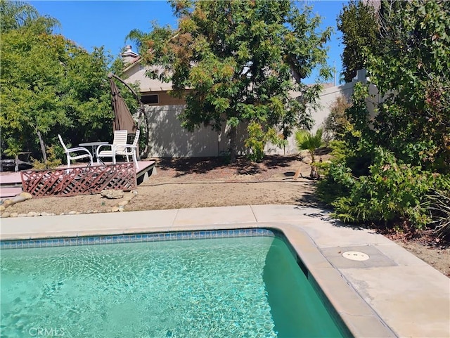 view of swimming pool