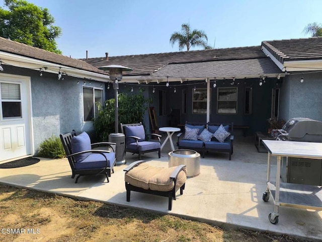 view of patio featuring outdoor lounge area